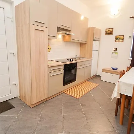 Mira Savudrija Guest house 3*