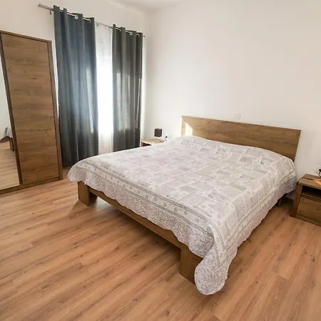 Guest house Mira Savudrija 3*